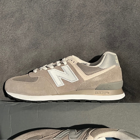 New Balance Women’s Sneaker 574 Gray Size 9.5 US - Picture 5 of 13
